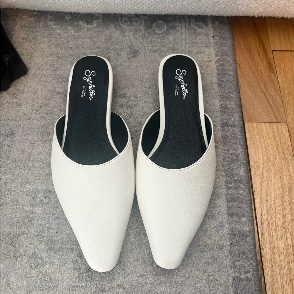 Seychelles leather  Stylish White Slip-On Mules NIB